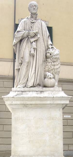 Statua di Vittorio Fossombroni a Piazza San Francesco, Arezzo